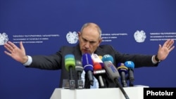 Armenia - Prime Minister Nikol Pashinian speaks during a news briefing in Yerevan, October 29, 2026.