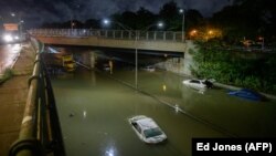 نمایی از جاری شدن سیلاب در شهر نیویورک