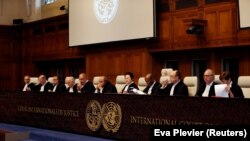 BM Halqara mahkemesiniñ qadısı, Gaaga, Felemenk