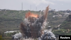 Israelul a distrus podul Qasmiyeh de la granița Israelului cu Libanul.