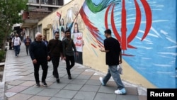 Daily life in Tehran on April 20 amid a temporary cease-fire between the United States and Iran. 