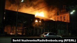 Пожежа, що виникла внаслідок російського удару по Києву в ніч на 6 червня 2025 року