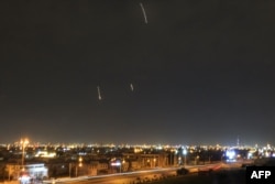 Ракети помічені в небі над Дохою, Катар, 3 березня 2026 року