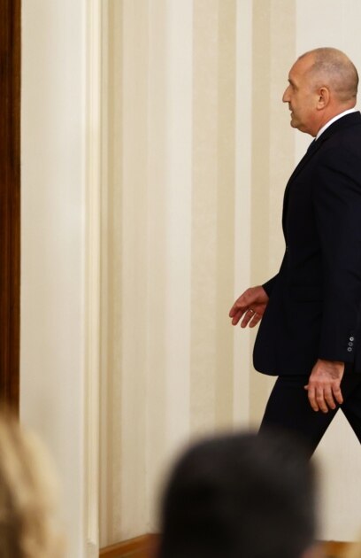 Оставката на президента Румен Радев е внесена в Конституционния съд