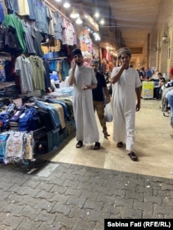 Arabi, la Qaysari Bazaar.