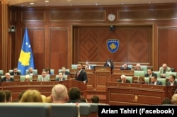Arian Tahiri. Fotografi nga arkivi.