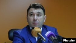 Пресс-секретарь правящей Республиканской партии Армении Эдуард Шармазанов (архив)