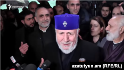 Katolikos svih Armenaca Garegin II vraća se u Armeniju na aerodromu Zvartnoc 6. decembra.