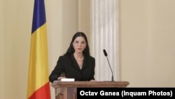 Ministrul Justiției este contestat în interiorul PSD de o grupare care susține că Ana Birchall face jocurile președintelui Klaus Iohannis.