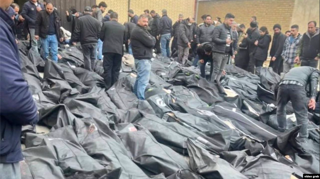 شماری از پیکرهای کشته‌شدگان در سرکوب اعتراضات دی‌ماه، کهریزک، تهران