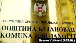 U opštini Bujanovac na jugu Srbije, prema poslednjem popisu stanovništva, većinsko stanovništvo čine takođe građani albanske nacionalne manjine.