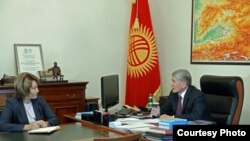 Алмазбек Атамбаев и Нурсулу Ахметова