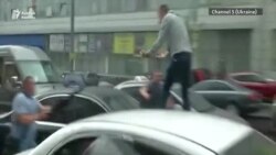 Poroşenkonyň awtoulagyna hüjüm edildi