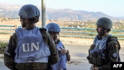 Španski mirovnjaci Privremenih snaga Ujedinjenih nacija u Libanu (UNIFIL) koordiniraju svoju patrolu sa libanonskom vojnom policijom, u Marjayounu u južnom Libanu 8. oktobra 2024.