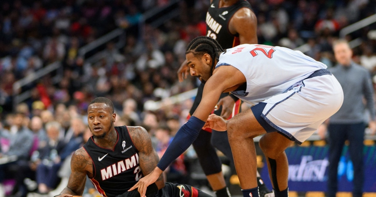 Над 30 души, сред които бивши и настоящи звезди от