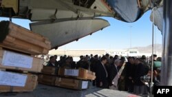 په وروستیو کې روسیې افغانستان ته کلاشنیکوفونه ورکړي ول