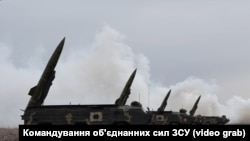 Стрельбы ракетного комплекса "Точка У" на учениях ВСУ в Херсонской области