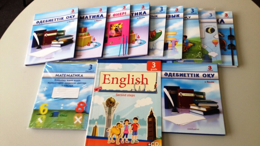 Траннилер қызбен дөрекі Бірінші рет анальды түсіру