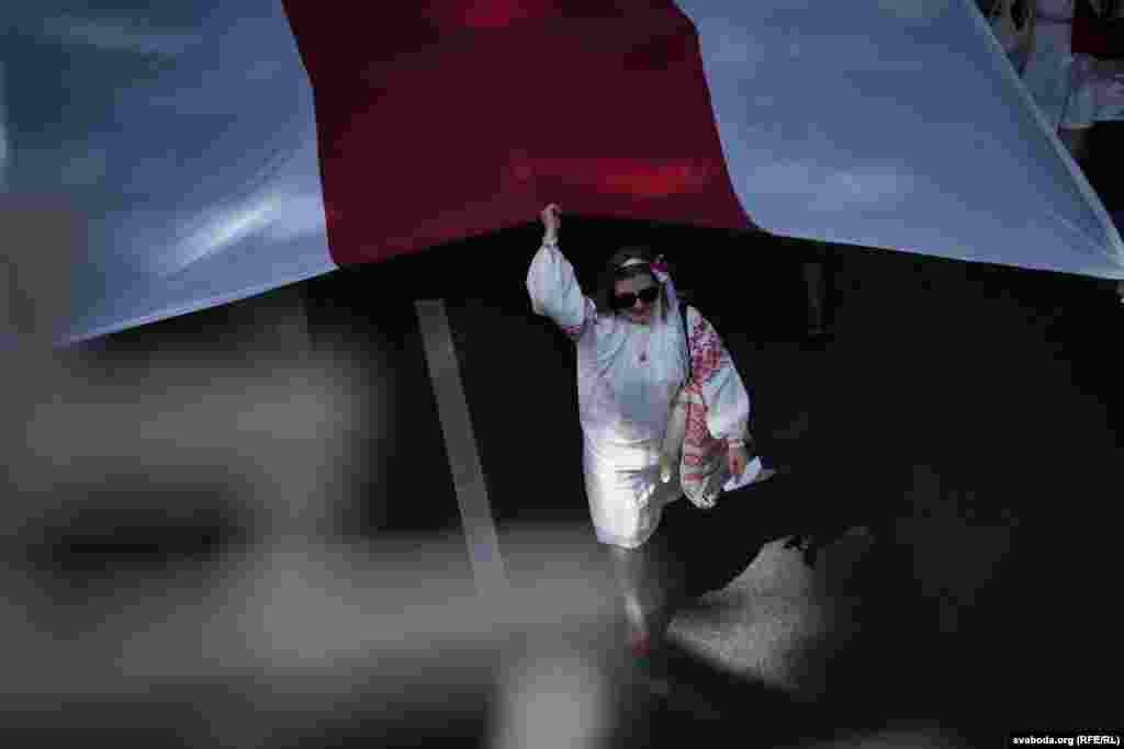 Акцыя беларусаў у Вільні, прымеркаваная да гадавіны выбараў 2020 году ў Беларусі і наступнага жорсткага разгону пратэстоўцаў. 9 жніўня 2025 году.Фота: Беларуская служба Радыё Свабода