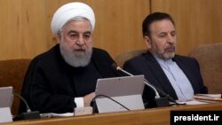 حسن روحانی گفته است با «شرایط فعلی» حکومت می‌تواند در حد «گذران زندگی و خوردن و آشامیدن» امور را ادامه دهد