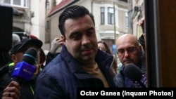 Fostul ministru al transporturilor, Răzvan Cuc, a fost adus marți la sediul central al DNA - București, 16 decembrie 2025