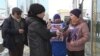 В Алматы вновь требовали освобождения арестованных после январских событий. КУИС отрицает применение пыток в тюрьмах