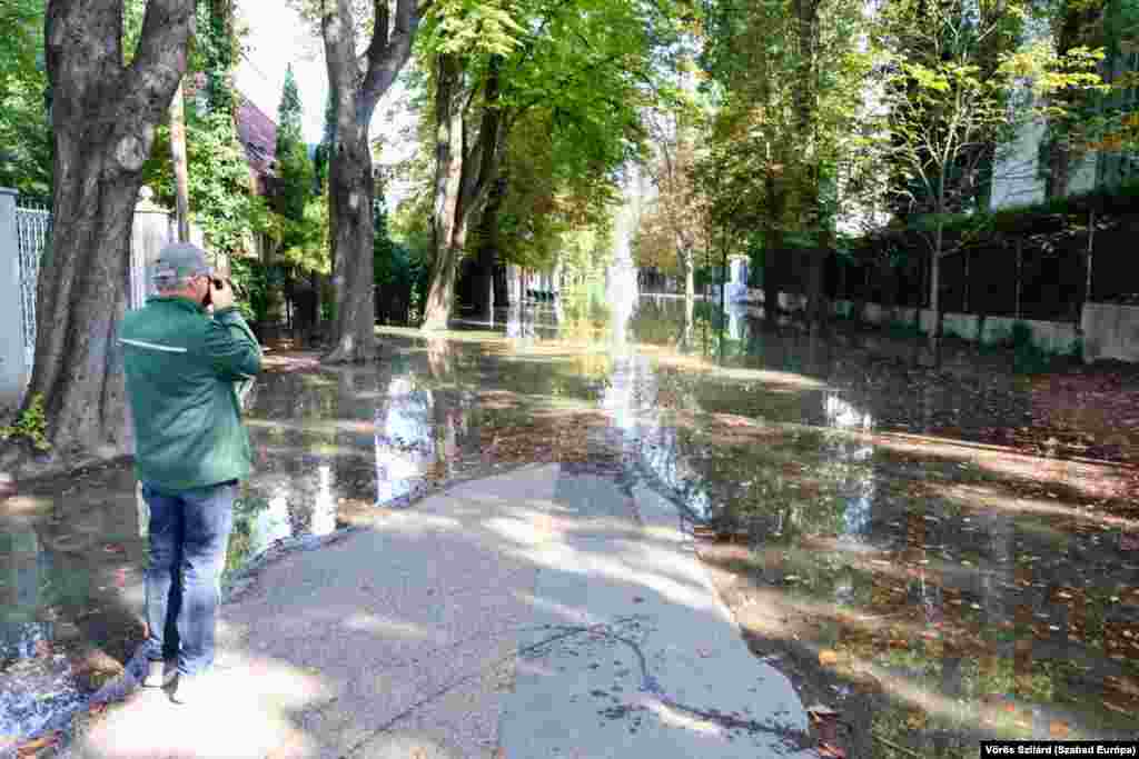 A budapesti Római-partot is sok helyen ellepte már az ár