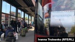 Un autobus pentru ucrainenii care se întorc acasă de la Praga, 16 aprilie 2020