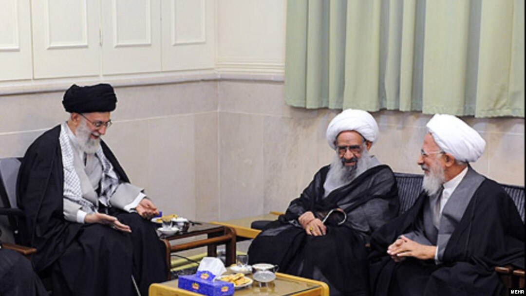 آیت الله خامنه ای در دیدار با مراجع تقلید در قم
