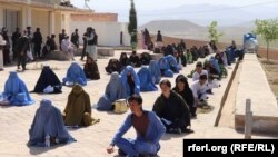 د ارزګان ولایت فارغ زده کوونکي د کانکور د سږنۍ ازموینې په حال کې