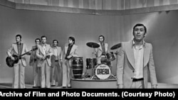 „ორერა“, საბჭოთა კავშირში პირველი ვოკალურ-ინსტრუმენტული ანსამბლი მოსკოვის სცენაზე, 1972 წელი. ფილმისა და ფოტო დოკუმენტების რუსეთის სახელმწიფო არქივი. ფოტო წიგნიდან "ნაცნობი უცხოები".