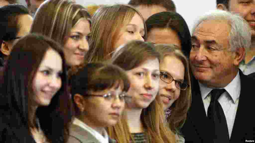 Ukrajina - Bivši prvi čovjek MMF-a, Dominique Strauss-Kahn održao je predavanje studentima na univerzitetu u Kijevu, 04.04.2012. Foto: Reuters / Gleb Garanich 