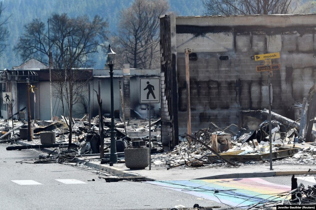 Shtëpi dhe ndërtesa të shkrumbuara nga një zjarr i egër më 30 qershor, në Liton të provincës së Kolumbisë Britanike, në Kanada. (9 korrik)