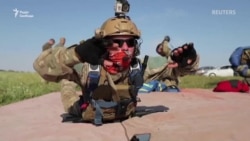Спецназ України вдосконалює навички стрибків із парашутом з американських літаків Osprey (відео)