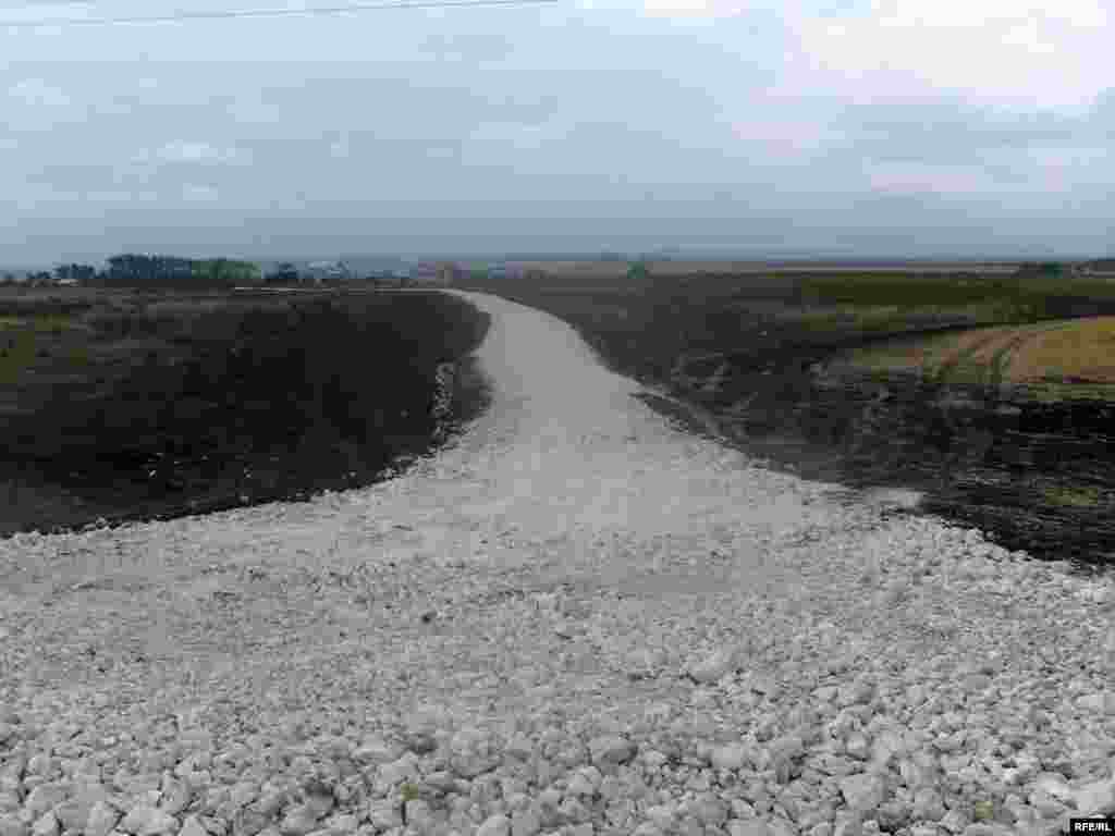 Таш юл күршедәге чуаш авылы урамына да җәелде