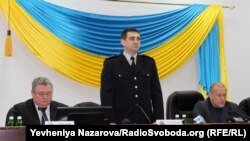 Олег Золотоноша (у центрі)