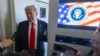Дональд Трамп на борту літака перед вилітом на Аляску для переговорів із Путіним. 15 серпня 2025 року