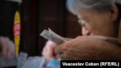 Potrivit experților, majorarea ratei de bază va duce la „scumpirea” banilor, ceea ce înseamnă că vor crește dobânzile pentru creditele noi acordate populației și companiilor.