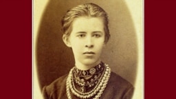 Пам’ятник Лесі Українці (1871–1913) у місті Ковелі Волинської області