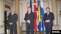 Najveći doprinos Hrvatske stabilnosti BiH bit će to da na konstruktivan način vodi računa o Hrvatima u BiH - Sven Alkalaj, Gordan Jandroković i Ahmed Dautoglu u Zagrebu