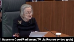 د سترې محکمې قاضي بریندا هالې وویل چې پارلمان نه دی ځنډول شوی او دا په پارلمان او د پارلمان په رئیس پورې اړه لري چې دوی څه کول غواړي.