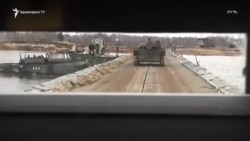 Ռուսական տանկերը՝ պոնտոնային կամրջի վրա. ՌԴ ՊՆ-ի տեսանյութը