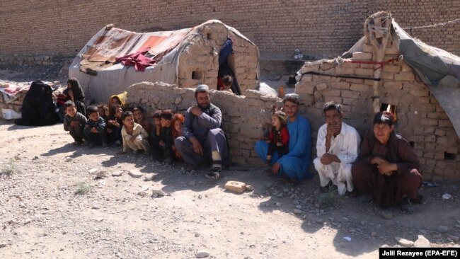 Një familje e zhvendosur në qytetin Herat të Afganistanit. Qershor, 2021.