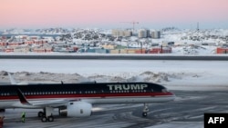 Американский частный самолет с надписью «Трамп» в аєропорту Нуук в Гренландии, 7 января 2025 года