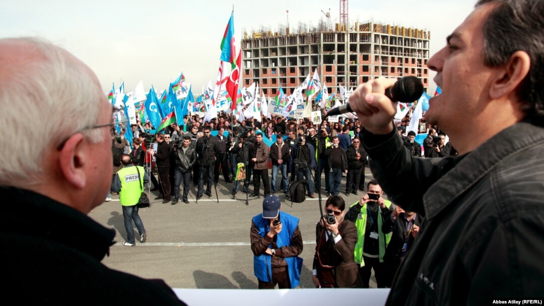 İsa Qəmbər və Əli Kərimli Bakıda mitinqdə. 2012