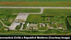 Imagine asupra terenului fostului Aeroport Internațional Cahul publicată de Autoritatea Aeronautică Civilă a Republicii Moldova