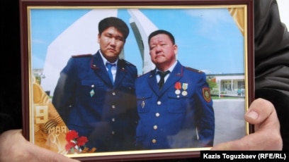 Intimate шынының артындағы жоба