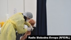 Vakcinacija starijih u sarajevskoj dvorani Zetra, april 2021. 