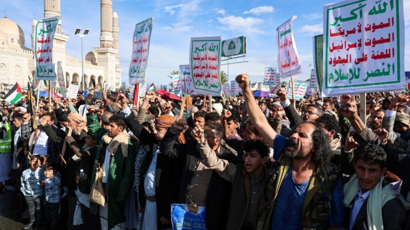 Huthët sulmojnë sërish Izraelin teksa Irani ua mundëson “shteteve joarmiqësore” qasjen në Hormuz