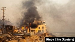  Пожар в къща в Малибу 